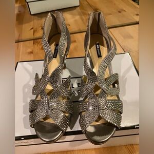 Never Worn Alex Marie Deytan Glittering Silver Heels Size 8 Color Ceylon